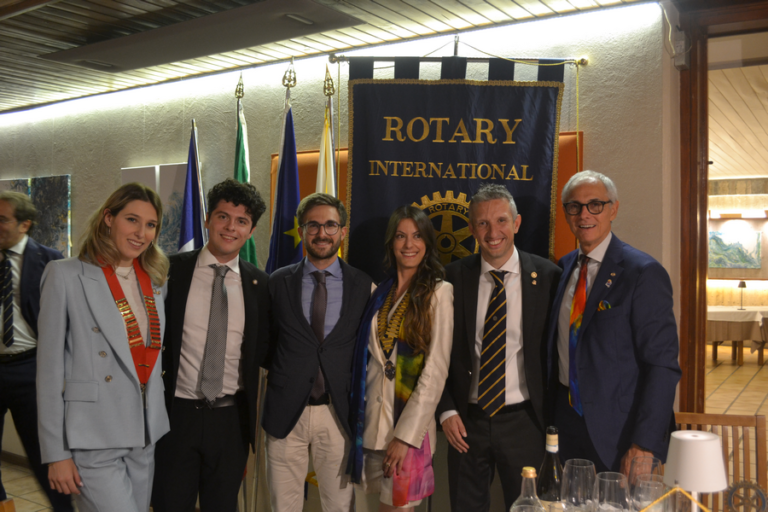 Scopri di più sull'articolo Passaggio del collare per il Rotary Club e Rotaract Alba