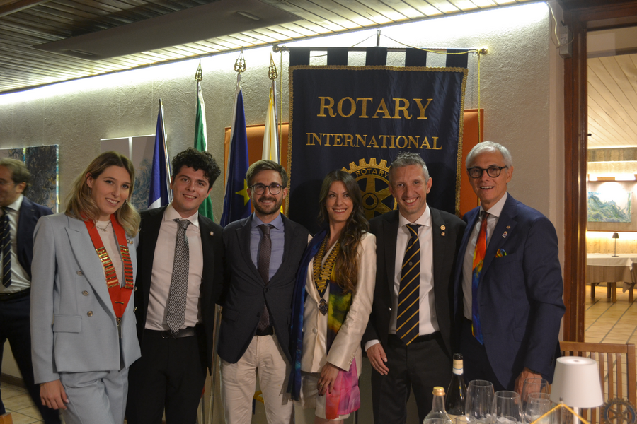 Al momento stai visualizzando Passaggio del collare per il Rotary Club e Rotaract Alba